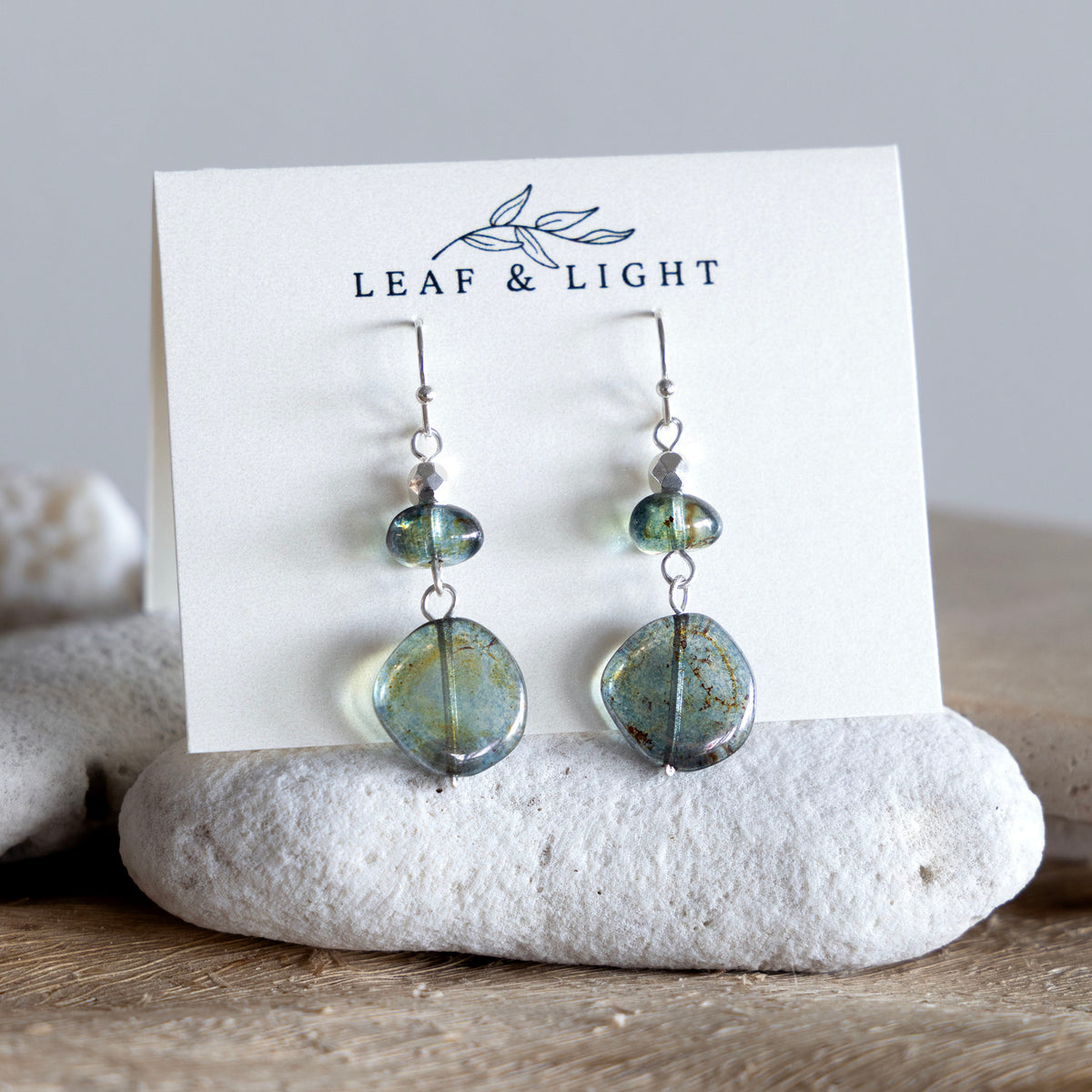 LUSTROUS GREEN GLASS DANGLE DROP EARRINGS | SILVER PLATED