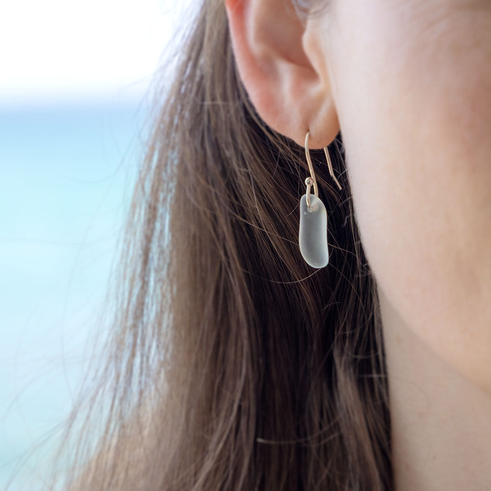 LIGHT AQUA EARRINGS SLIM COASTAL GLASS | SILVER PLATED