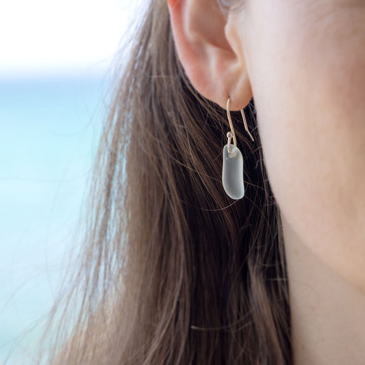 LIGHT AQUA EARRINGS SLIM COASTAL GLASS | SILVER PLATED